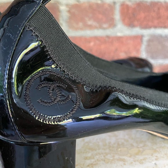 Chanel Black Patent Elastic Pumps - 38.5 - Picture 15 of 16